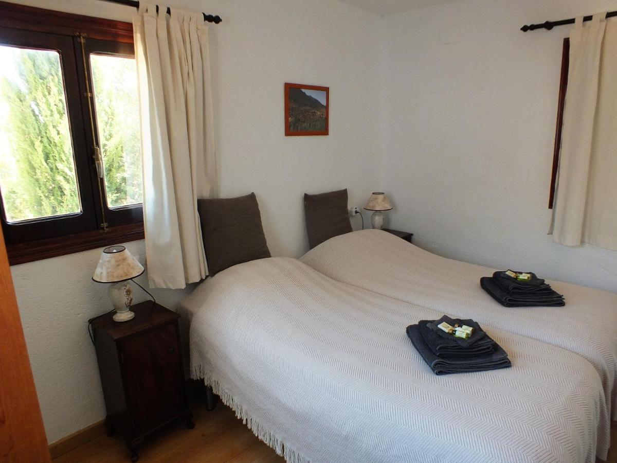 Buena Idea - Adults Only Bed & Breakfast ฆาลอน ภายนอก รูปภาพ